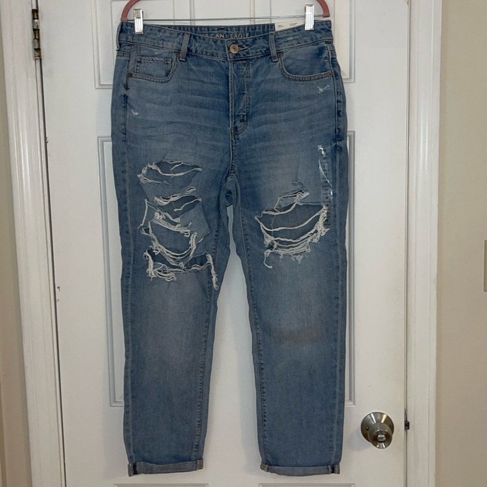 American Eagle tomgirl destroyed denim, size 10 BNWT